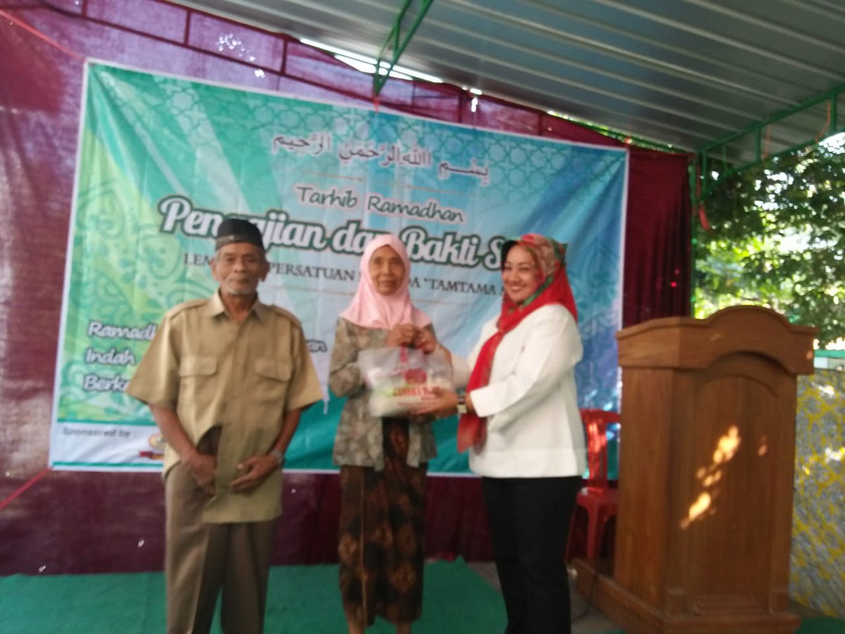 Enicandrawati1's tweet photo. Bakti sosial di dukuh sanggrahan ds suruhkalang https://t.co/xpOT506vCl