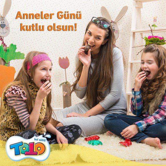TotoTurkiye's tweet photo. Sevgileriyle mutluluğumuzu pekiştiren tüm annelerin Anneler Günü kutlu olsun! 😊
#AnnelerGünü https://t.co/MmTKWh291i