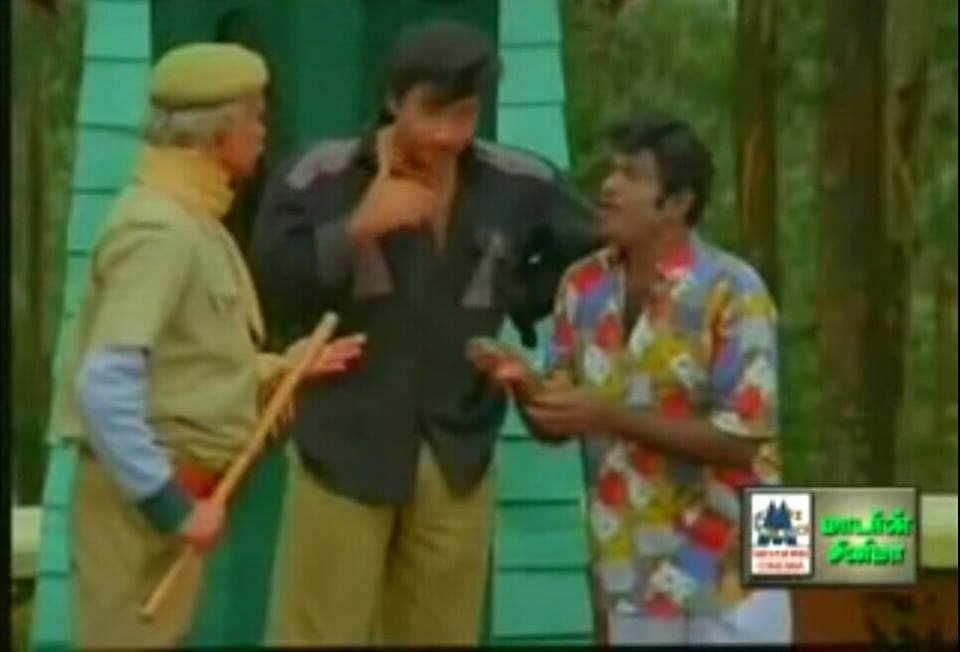 veeratalks's tweet photo. யோவ் சத்தம் போடாதிங்க, மதர் போறாங்க.
யாரு நம்ம மதருங்களா?
மதர் சுப்பீரியர்யா.
ஓ சுப்பாரியா பாக்கு போடுவாங்களா?

#MothersDay https://t.co/ixpiEeD0HC