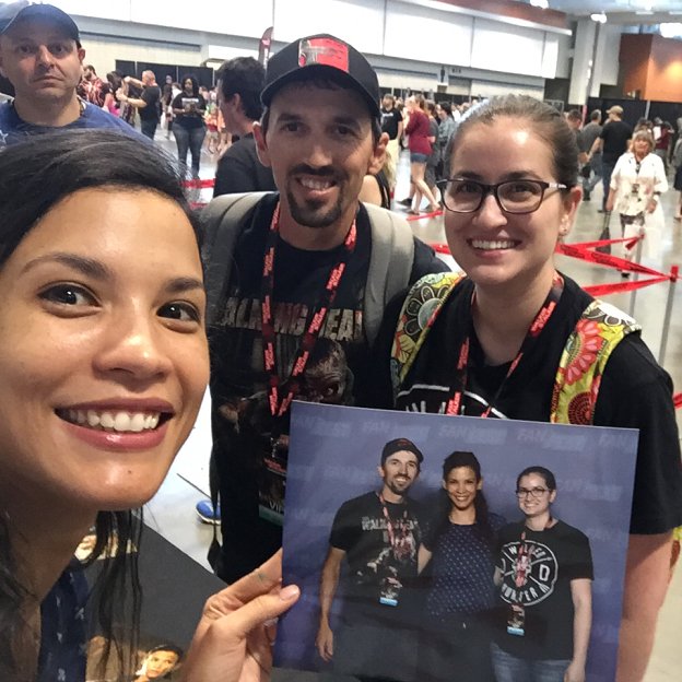 Danay with fans at #WSCNashville yesterday ✨ |Danay on IG|  #FearTWD