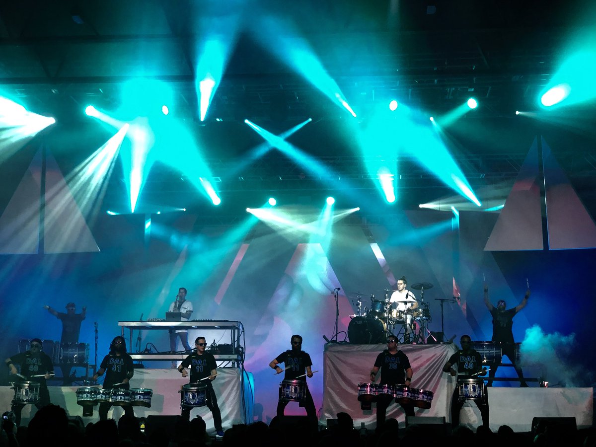 bombfactorydfw's tweet photo. One night only. Wow #ARRAYDallas you were unbelievable. 🔥 https://t.co/wDVKaNw5T2