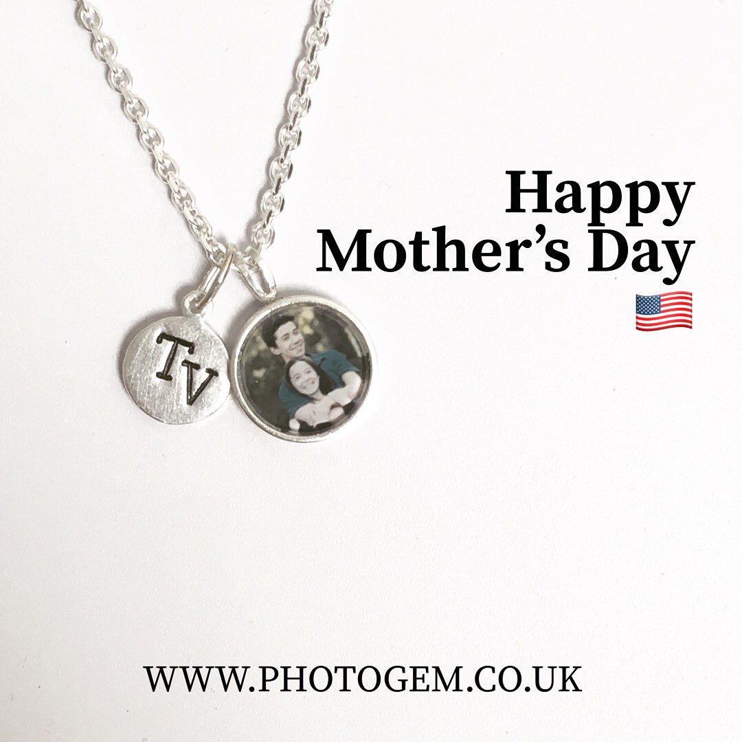 _photogem's tweet photo. Happy Mother’s Day to all American moms today especially those receiving a Photogem 😘😊#MothersDay #giftsformom #giftideas #bespokegifts https://t.co/vSFOmieW3U