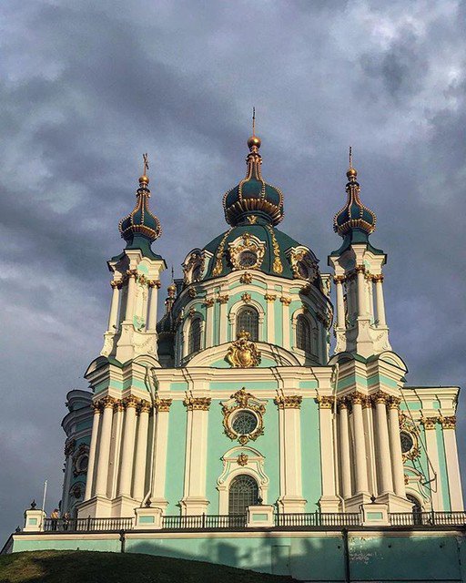 JosephStec's tweet photo. Kyiv, You are an absolute stunner. .
.
.
#kyiv #kiev #ukraine #ukrainian #saint #saintandrews #stechouse #architecture #київ #киев #укра... https://t.co/TwKuq4GBrq