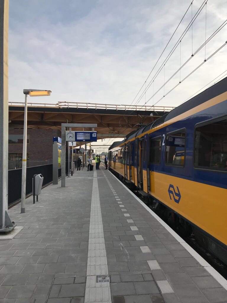 FlorijnAs tweet media