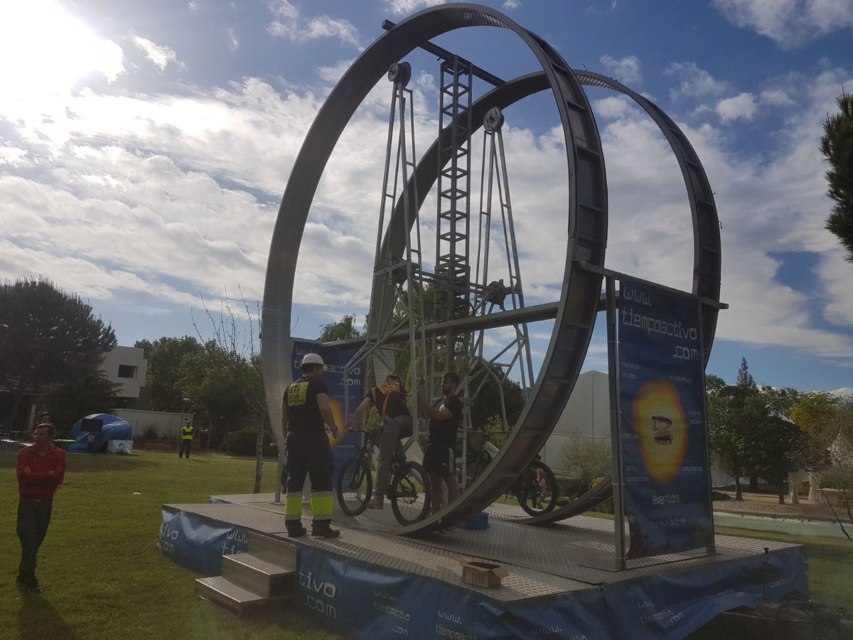 GTATiempoActivo's tweet photo. #BuenosDias ...amanecemos en Villanueva de la Cañada. Todo un domingo por delante con dos emocionantes actividades #LoopingBike y #VirtualRafting 2.0. ...pura adrenalina la primera y #RealidadVirtual a tope la segunda... #FelizDomingo y muy feliz #SanIsidro 😀 https://t.co/T2ZLhzTGYO
