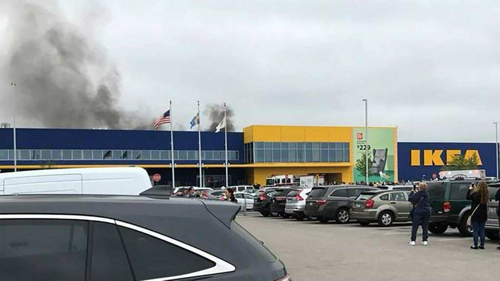 Fire breaks out at IKEA in Bolingbrook abc7.ws/2rCQcjZ