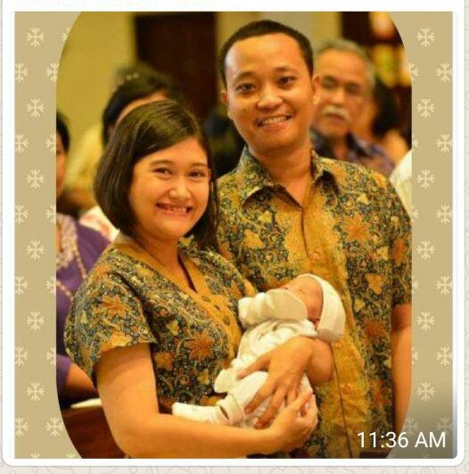 Dian_Supolo's tweet photo. RIP sdr. Bayu, koordinator relawan keamanan Gereja SMTB yg meninggal ditempat akibat ledakan bom bunuh diri td pg.
Sdr Bayu, megang sepeda motor teroris. Kalau tak dia hadang....diperkirakan korban makin banyak
TURUT BERDUKA CITA. SANGAT BERDUKA. 😭😭 https://t.co/347h70SWFV