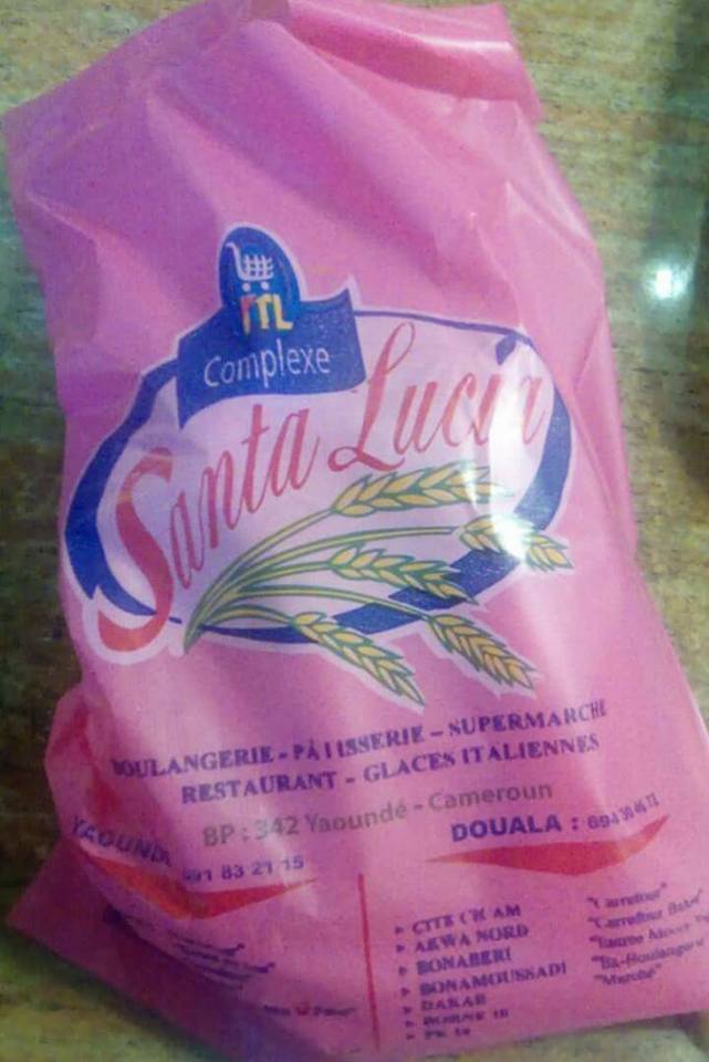 237online's tweet photo. #Arnaque Les sachets plastique publicitaires ne doivent pas être facturés aux clients. L'objet publicitaire est un cadeau de l'entreprise. Refusez de payer pour la publicité d'autrui ! Exigez des sachets neutres! #Cameroun https://t.co/4pv3eiFo86
