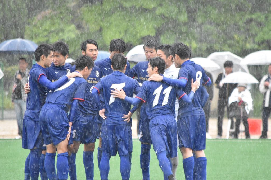 京都廣学館高校サッカー部 A Twitter インターハイ予選 京都府大会 4回戦 Vs久御山高校 2 4 Ex0 2 村尾竜汰 仲井翔汰 前半0 2で折り返します 後半怒涛の攻めで追いつくことができましたが 幾度のチャンスをものにできず 逆転できませんでした 大雨の中ご声援