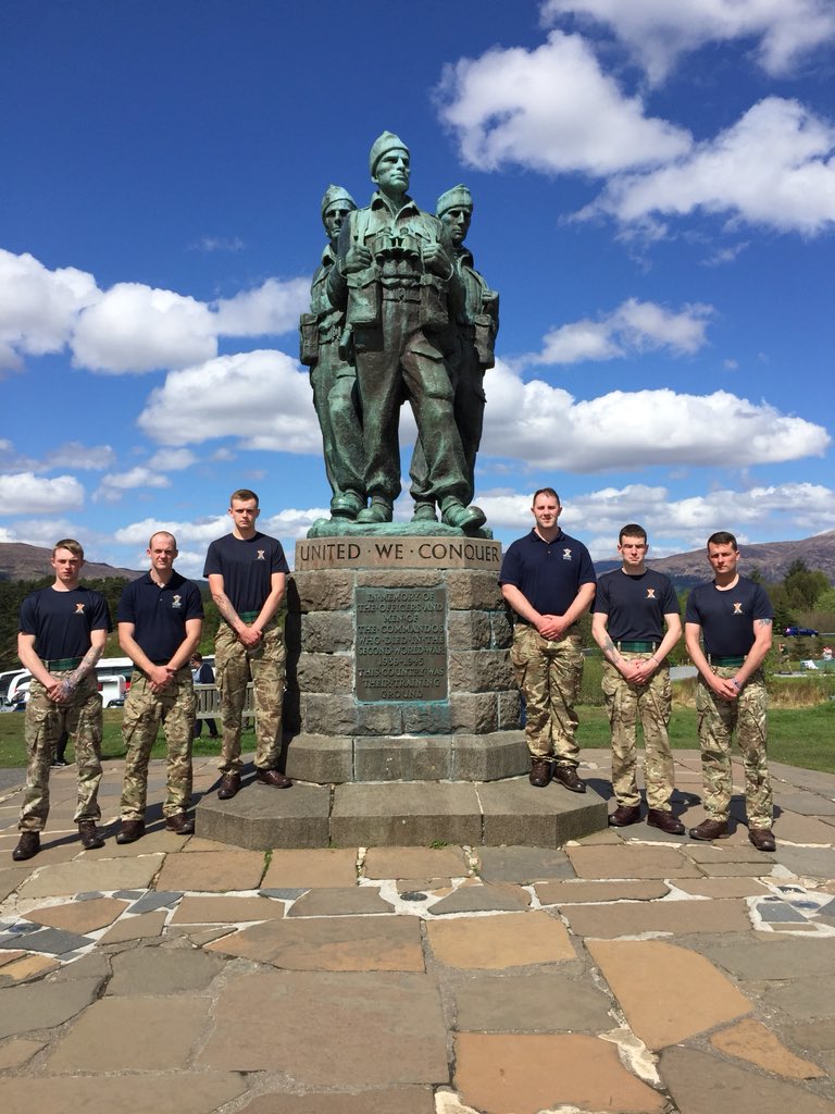 3_SCOTS's tweet photo. RST NE doing the hackle proud yesterday on the #CommandoSpeedMarch. The pictures with smiles were taken just before Sgt Wedgwood informed them they’re now in training for the #PARA10. #ThisIsBelonging #SCOTS #JockStrong @The_SCOTS @ArmyScotland @Fighting51st @3SCOTS_CO https://t.co/Sfn0Sum16l