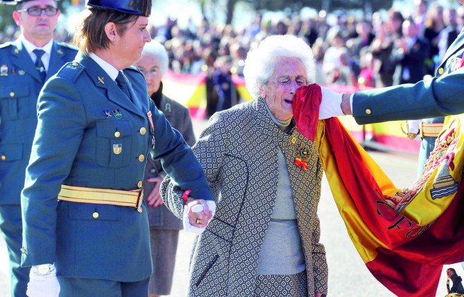 La Guardia Civil cumple 174 años de servicio al ciudadano
Gracias,compañer@s, con vuestro trabajo hacéis que sea la Institución más querida y mejor valorada y gracias a todos los ciudadanos por vuestro apoyo y cariño
Foto:Francisco Javier Chico de Guzmán y Girón, Duque de Ahumada