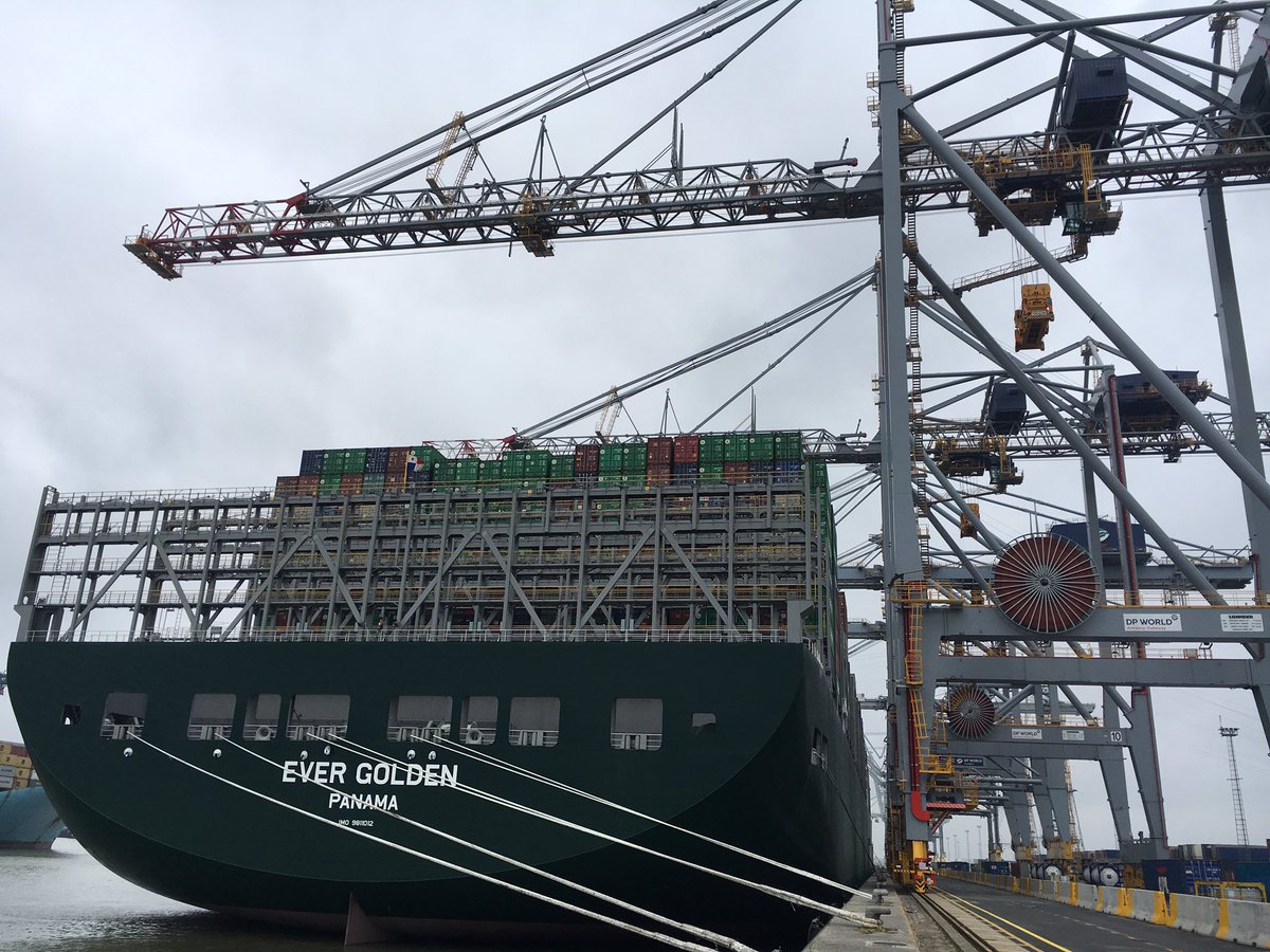 Vermeiren_Mich's tweet photo. "Another" 20,000 Teu vessel calling @PortofAntwerp on it's maiden trip! Welcome #evergolden #firstportofcall in Europe entering with a draft of 15,5m! Thanks for the trust @Evergeen-Line https://t.co/FYtj1BlOfE