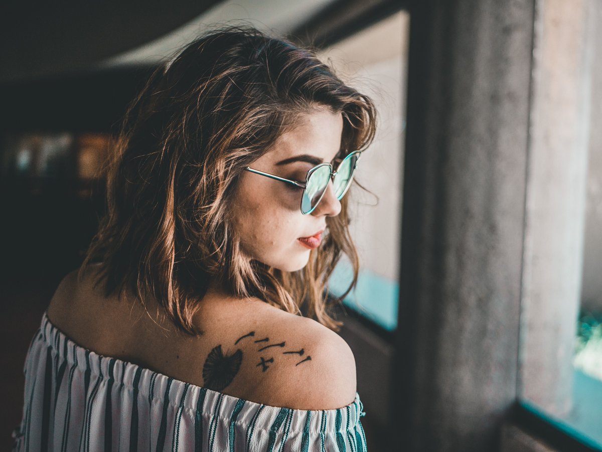 ngbay_com's tweet photo. "Fashion is the armor to survive the reality of everyday life." —Bill Cunningham

#FashionQuotes #NgBay #BillCunninghamQuotes https://t.co/sQAdcF8Wus