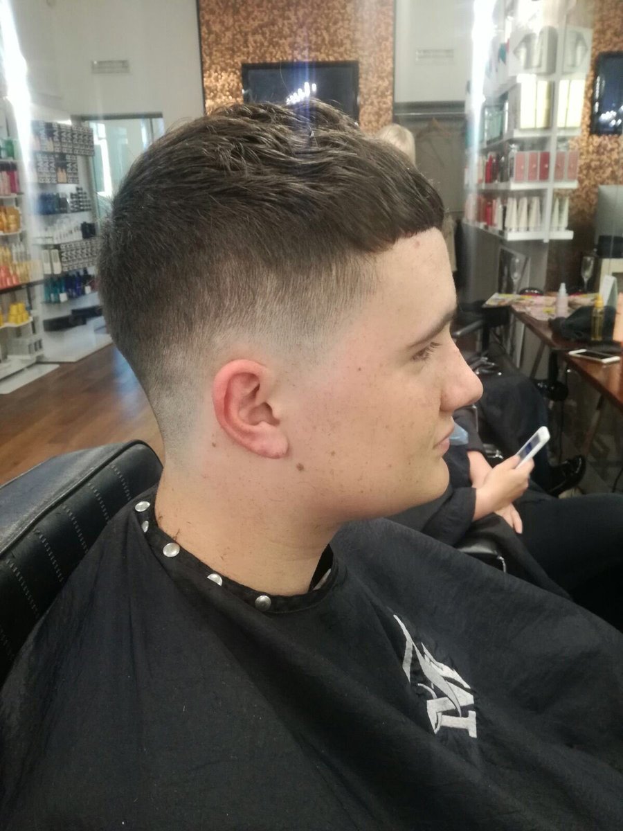 FranMar40's tweet photo. Fringe game strong with the #FMmen #barbers today! Book in on ☎️0191 5654080 https://t.co/o1NOQhnP9x