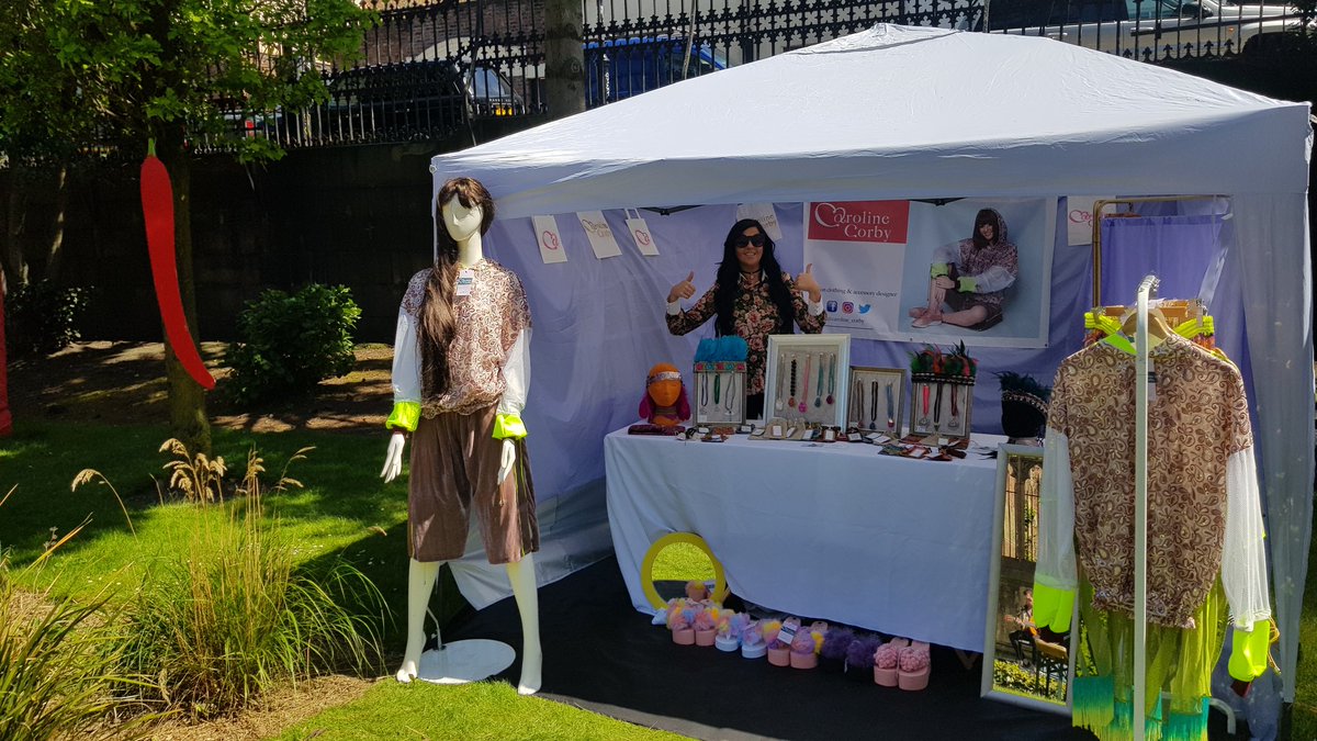 Another great day ahead in #Liverpool with the very talented <a href="/caroline_corby/">caroline corby</a> ....come and join us in the #sunshine <a href="/ChilliCarnival/">Chilli Carnival (Liverpool)</a> <a href="/BombedOutChurch/">Ambrose Reynolds</a> #fashion #art #creativity #mentalhealth #Wellbeing