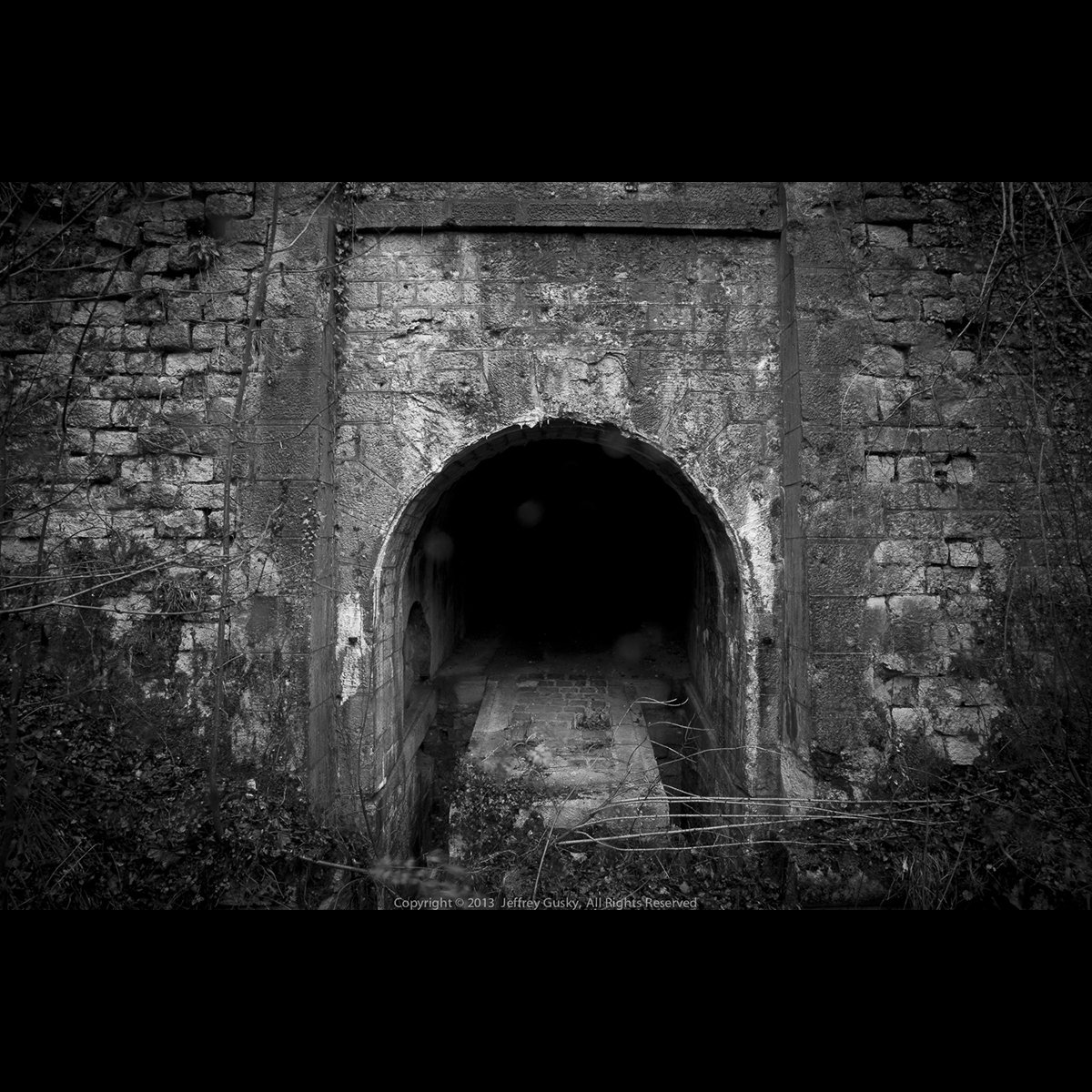 hiddenwwi's tweet photo. Entryway to one of the abandoned WWI French forts that once formed a protective perimeter around the strategically important town of Verdun, France.
#Undergroup #WWI https://t.co/qbkpm8dYKh
