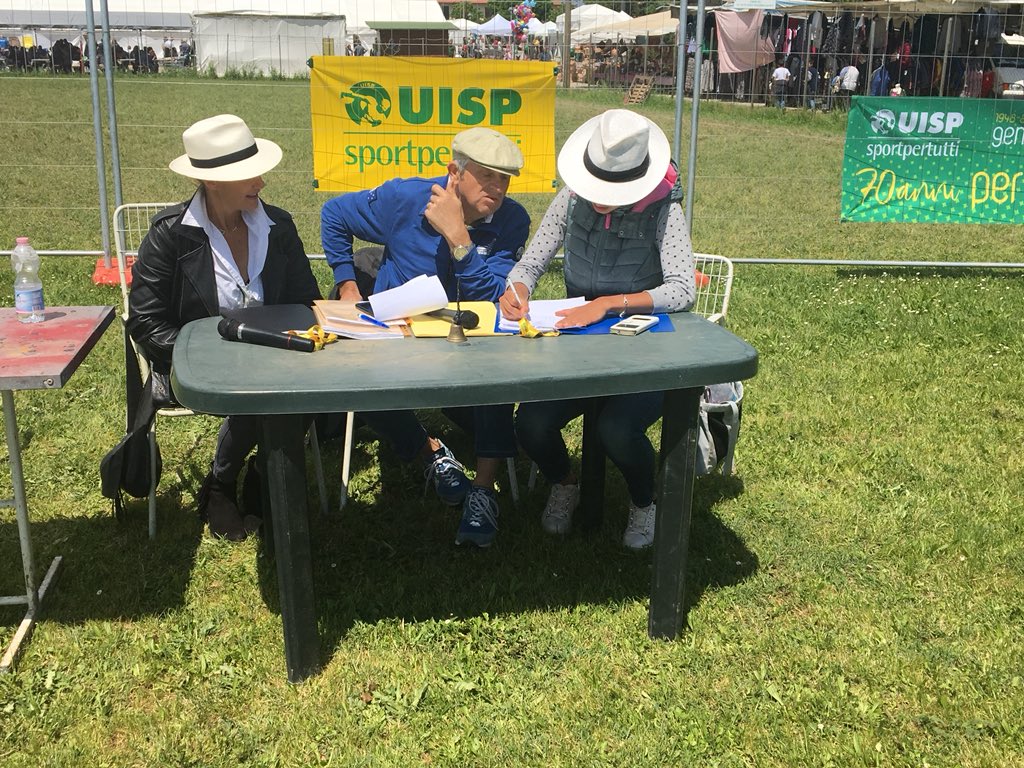 FabrizioForsoni's tweet photo. In corso finale campionato regionale umbria libertà bellezza potenza! UISP Attività Equestri! Un perfetto connubio di sano stile di vita! Movimento ambiente e cavalli!! @stilidivitauisp @UispNazionale @UispUmbria https://t.co/NFd7Tw4f5I