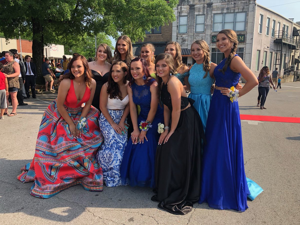 _mphs_cheer's tweet photo. Look at these beauties at MPHS Prom! MPHS Cheer looking gorgeous at Red Carpet. https://t.co/JcThGuVinR