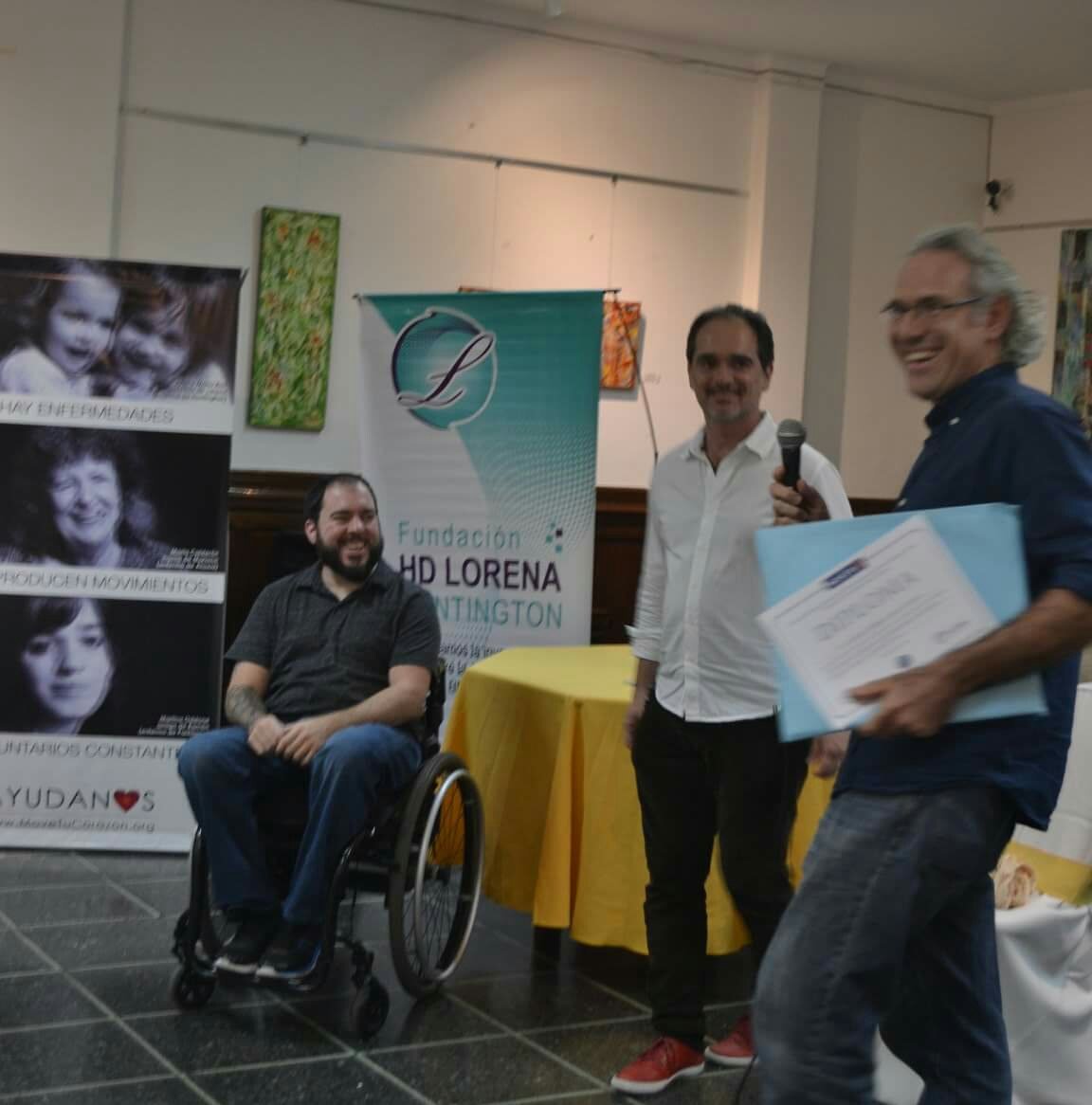 soddone's tweet photo. Felicitaciones @FerrarioJuan merecido premio! #Parkinson https://t.co/DznfFVELRE