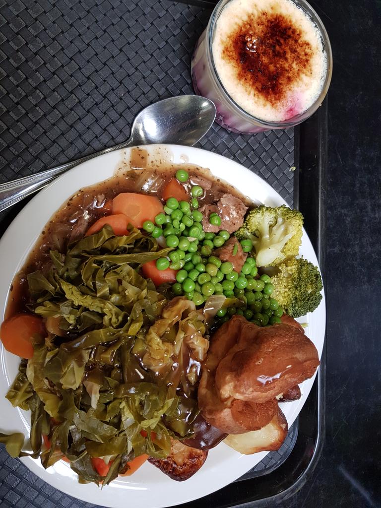 SWAngmering's tweet photo. Dinner @SlimmingWorld Never disappoints!! #foodoptimising #eatmorelosemore #nevergoinghungry feeling full :) https://t.co/wotDwbDWN1