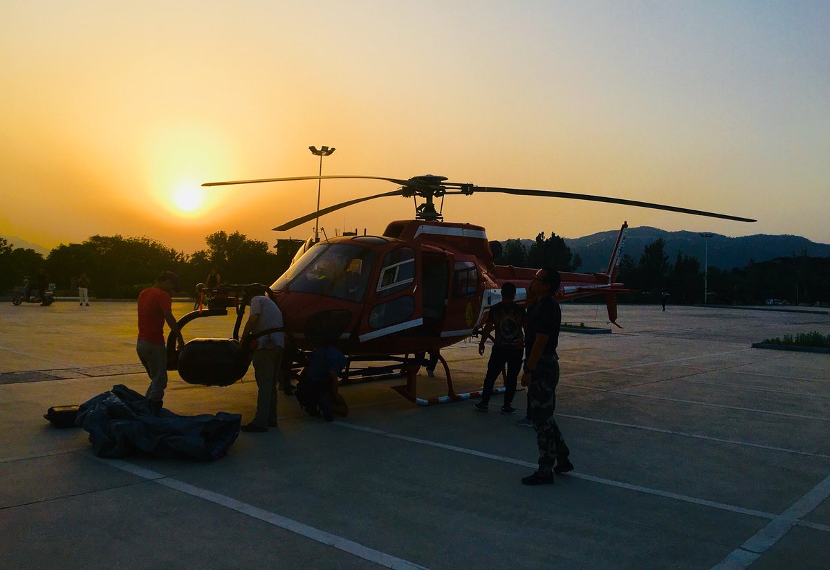 FlyrideFilms's tweet image. The sun sets on another successful day! #flyride5sacredmountains @Talesmithtv @moonrakervfx #taishan