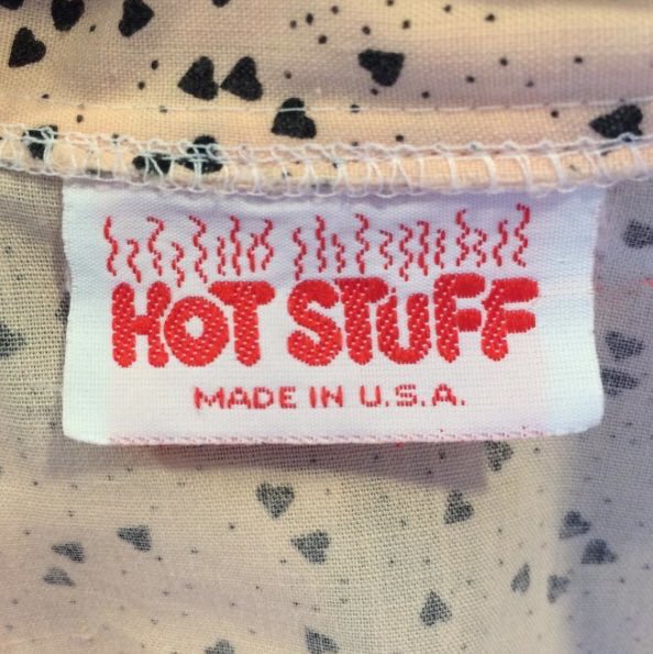 presentcorrect's tweet photo. An Instagram account dedicated to old clothing labels. 
Stitched #FontSunday delight!

https://t.co/dC704487p6

@DesignMuseum https://t.co/z9g4rsJa7T