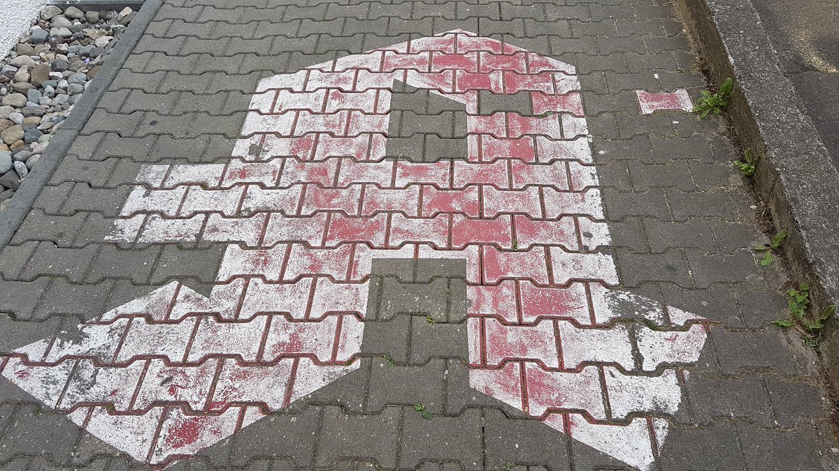 Ostalbler's tweet photo. Da hatte Wer nur eine Aufgabe... https://t.co/KGUsjFu6R8