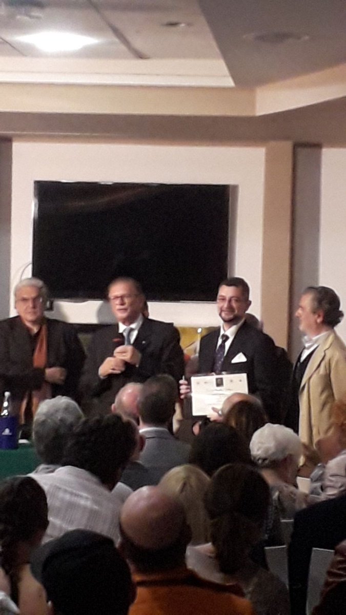 ReferPost's tweet image. Carlo Guidotti, 12 maggio 2018, Premio "Vincenzo Mortillaro" per l'editoria: ringrazio il prof. Tommaso Romano per avermi assegnato questo prestigioso riconoscimento per le mie attività legate all'editoria ed alla comunicazione.
#carloguidotti #edizioniexlibris #referencepost