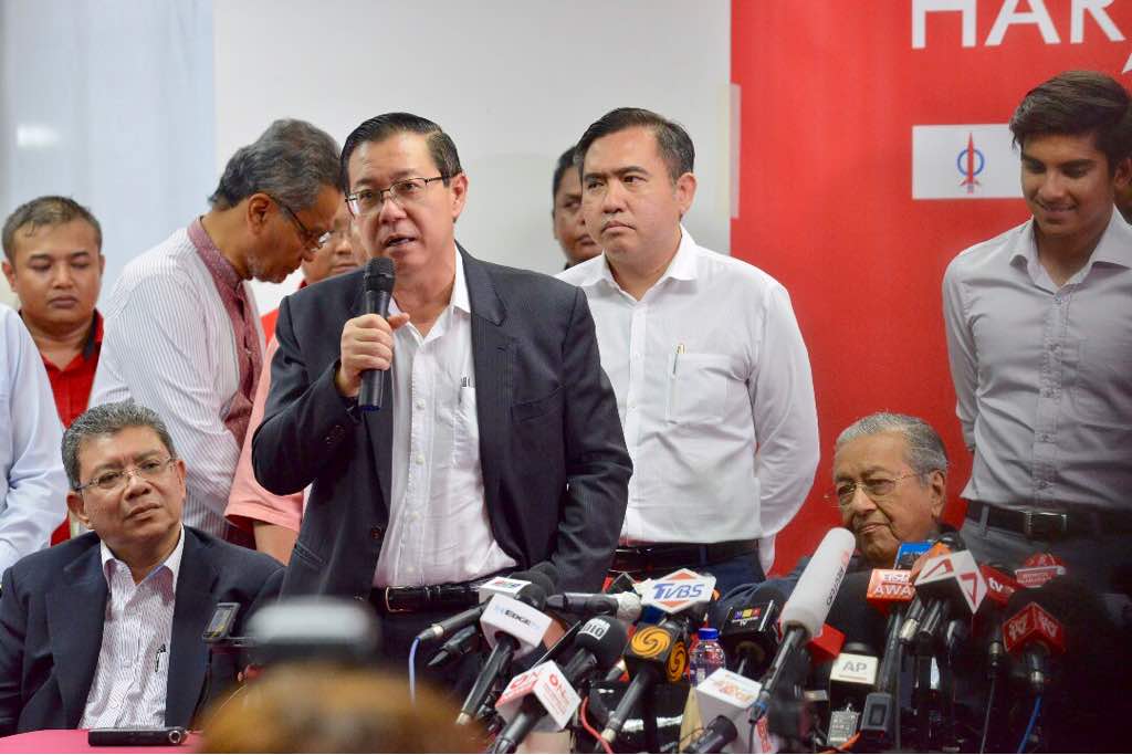 VickiTreadell's tweet image. &quot;I don’t consider myself as a Chinese, I am a Malaysian. I will ensure that the interests of all Malaysians are protected,” @cmlimguaneng on taking up his portfolio as #Malaysia&apos;s next #FinanceMinister
- great answer.