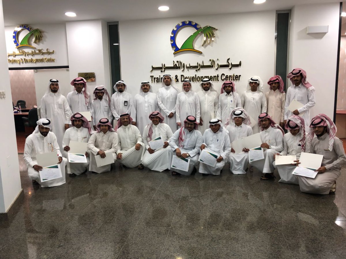 TCF_SA's tweet photo. اليوم الختامي لبرنامج الأهلي لتدريب رواد الأعمال  (كيف تبدأ مشروعك الصغير ) والذي أقيم في مدينة نجران نشكر جميع من ساهم في إنجاح التدريب. 
#صندوق_المئوية 
#ريادة_الأعمال 
#تدريب 
#غرفة_نجران https://t.co/ywBcCdGSoF