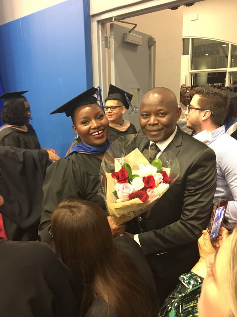 Abeli_Lolengola's tweet photo. 💢VK UN LEADER RESPONSABLE💢

Au delà d'être un Vrai Leader de la nation 🇨🇩, le Pdt @VitalKamerhe1 est un père bon et responsable pr la famille #Kamerhe.

Le Pacificateur laisse des empreintes de qualité en formant sa progéniture coe l'a fait son père à ses sœurs.

Félicitation https://t.co/iYysrSWkJf