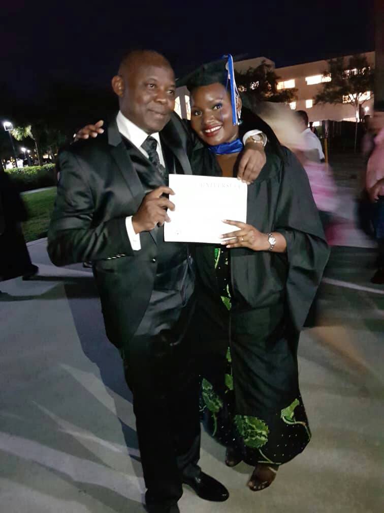 Abeli_Lolengola's tweet photo. 💢VK UN LEADER RESPONSABLE💢

Au delà d'être un Vrai Leader de la nation 🇨🇩, le Pdt @VitalKamerhe1 est un père bon et responsable pr la famille #Kamerhe.

Le Pacificateur laisse des empreintes de qualité en formant sa progéniture coe l'a fait son père à ses sœurs.

Félicitation https://t.co/iYysrSWkJf
