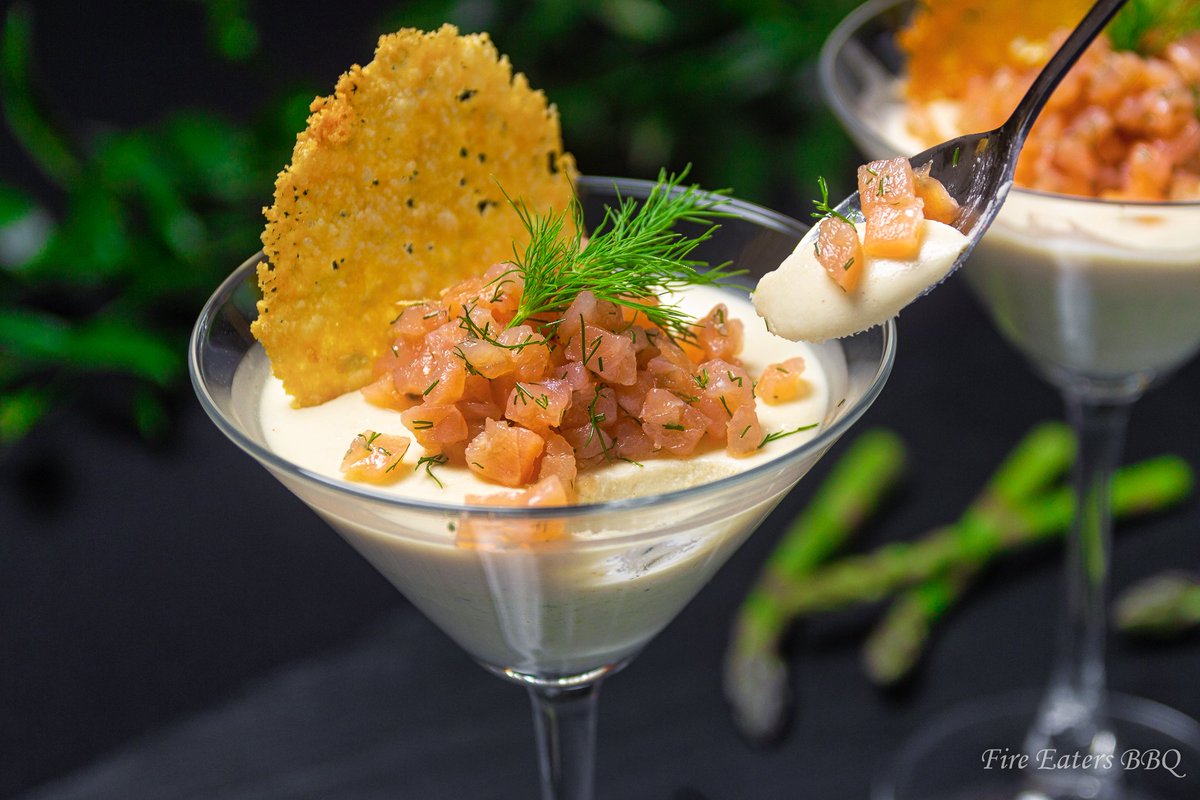 Heute möchten wir dir ein #Rezept passend zur Spargelsaison vorstellen. Die #Spargel Panna Cotta mit Räucherlachs erfordert etwas Geduld bei der Zubereitung, aber am Ende wird man mit einer superleckeren Vorspeise belohnt.

fire-eaters-bbq.net/spargel-panna-…