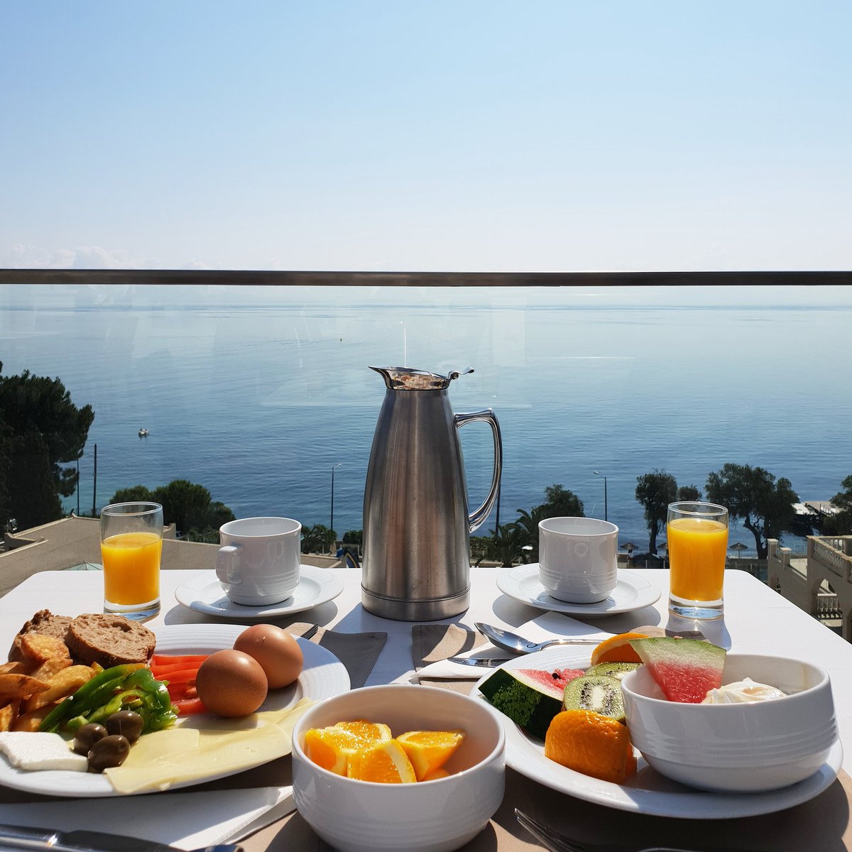 7starlifemag's tweet photo. Breakfast with a view at Marbella Corfu Hotel @OphirPR #LuxuryTravel #food https://t.co/aUZWBAIQBK