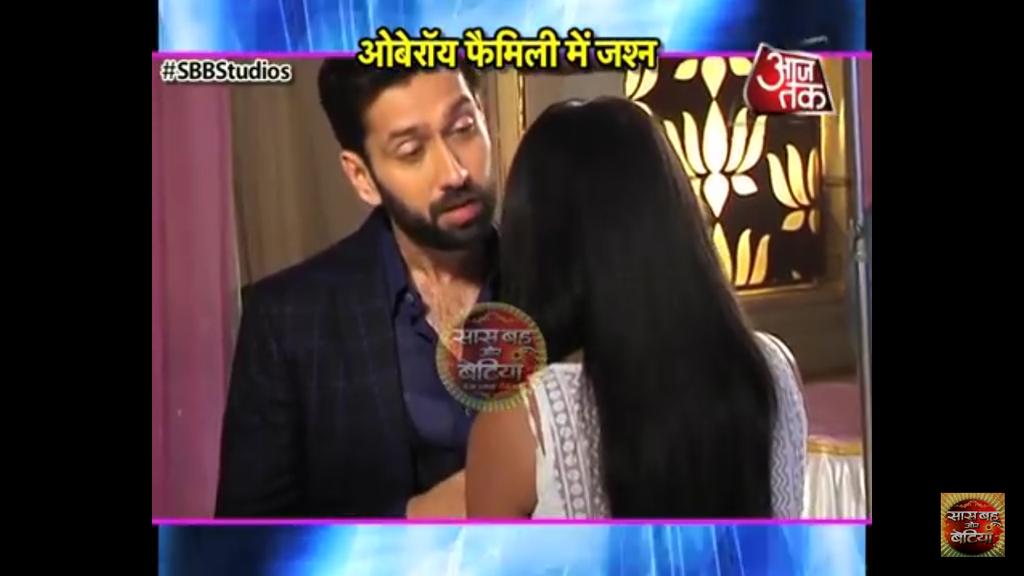 NitzwhoNitzwhy's tweet photo. #Ishqbaaaz  why were these scenes not shown of shivaay fixing anika's bracelet? https://t.co/UPlMHn3NQc
