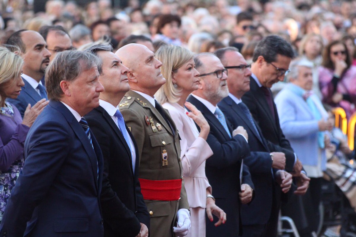 jcmoraguesf's tweet image. #ViscaLaMareDeDéu #emoció #devoció per la #Geperudeta Hui en la Missa d’Infants, els valencians entregats a la seua Patrona. Un #orgull estar un any més al seu costat.