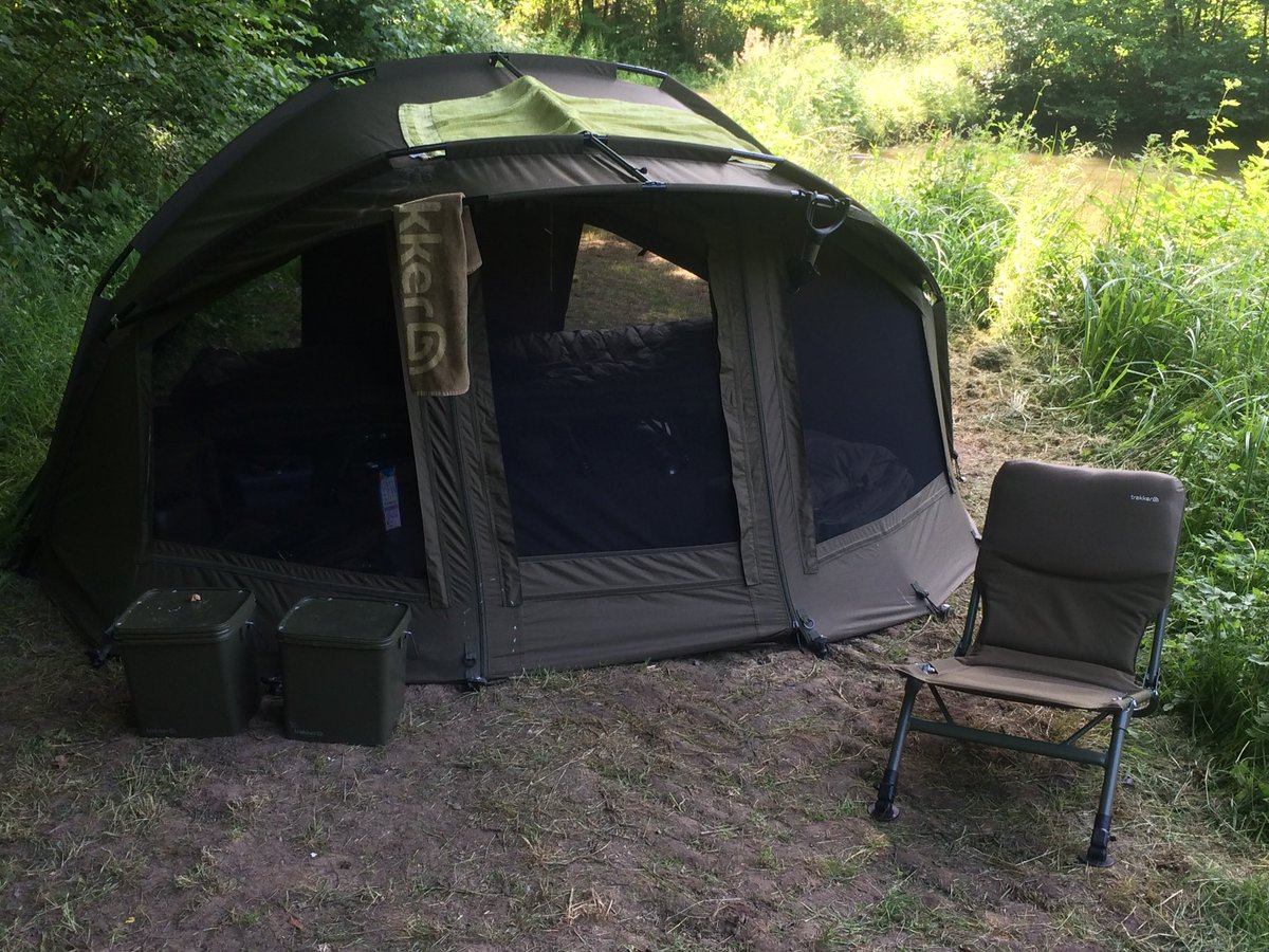 TrueCarpReview's tweet image. #18 @Trakker_Carp armo mk2 v3 2man 👍(Carpy)     5 large mozzy mess Panels,(2 rear 3 front) all ate good Quality•zips &amp;amp; Velcro on all panels(keeps draft out) •4 tension sticks•strong pegging points• good UV resistances (no fading after 2years) Aquatex material is very strong