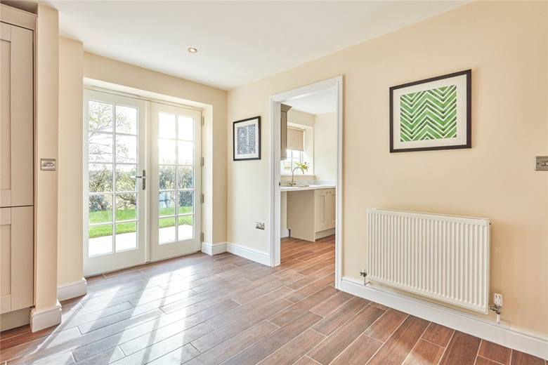 LoxleyHomes's tweet photo. #Plot5 is now just £499,995 and comes with lots of #incentives, such as, £10,000 towards #StampDuty and a #flooring package… plus many more! Call us on 0113 3891014
to find out more! https://t.co/7dthq63Sr4