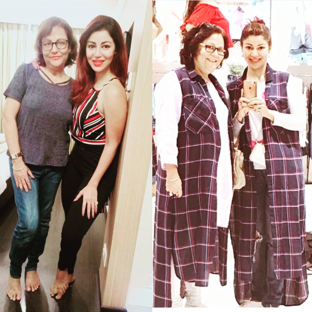 imdebina's tweet photo. my momma #happymothersday and to all the mommas out thr. That’s a b4 and after pic of my mom. The LEFT��️ being now and the RIGHT➡️to be 1 year back. M glad to be able to inspire her and m glad that you are happy to see yourself like this. #inspire #fitness #MyMomMyWorld https://t.co/ikqOvfmIxJ