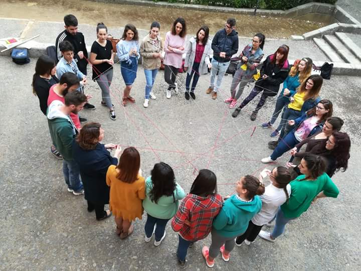 ReeduCARte's tweet photo. Esta pasada semana en la Universidad Pablo de Olavide tuve la suerte de participar en un curso en el que la calle y la creatividad fueron el contexto de aprendizaje de valores. Fue una iniciativa magnífica e innovadora con la que disfrutamos aprendiendo. #innovUPO #Diror https://t.co/dgbFWhnDDO