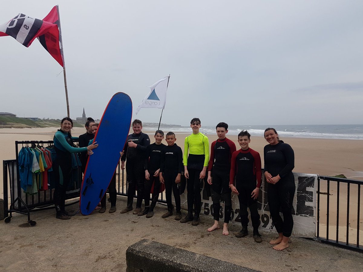 MissStackE7's tweet photo. A fantastic start to Surf Club with Longsandssurf 🏄‍♀️😁🏄‍♂️ We can't wait till the next session @longbentonhs https://t.co/JauatCTS8a