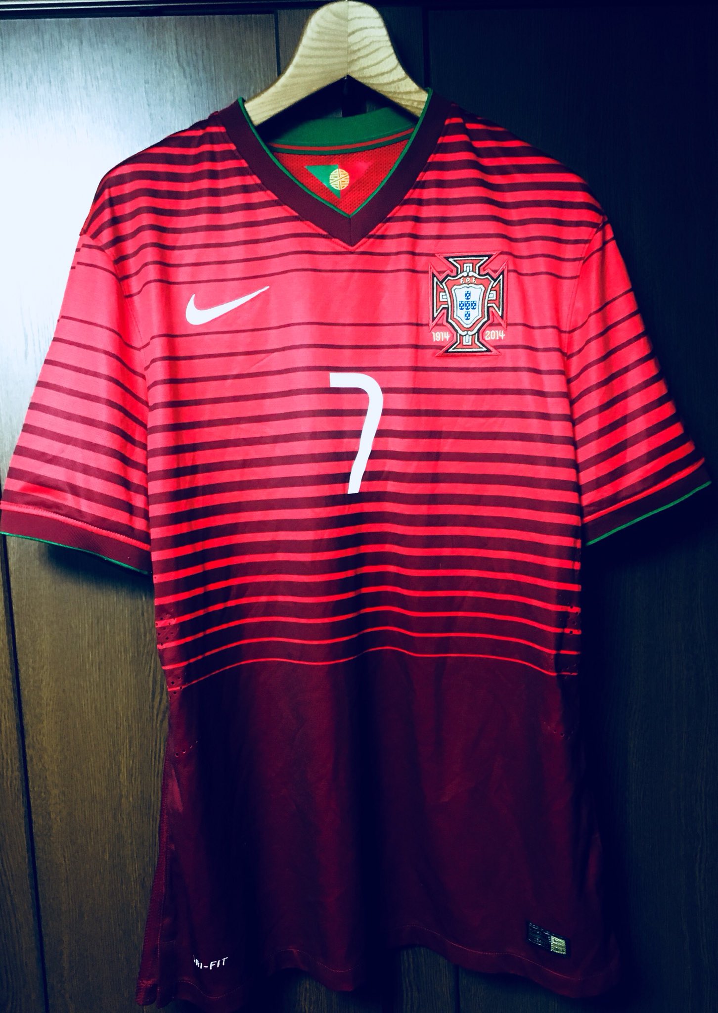 マリノス ローマファン 14の時のオーセンティックのポルトガル代表ユニフォーム買いました Cr7 ポルトガル マリノス ローマファン 14の時のオーセンティックのポルトガル代表ユニフォーム買いました Cr7 ポルトガル