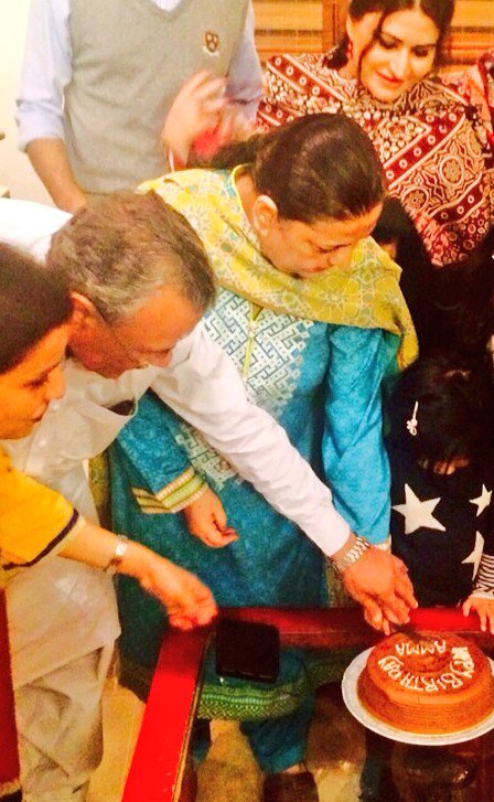 SassuiPalijo's tweet photo. Happy Mother's Day 💕

With my Ama #AkhtarBaloch https://t.co/UKOBaoCI5c