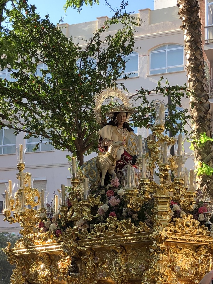 paliodemlga's tweet photo. #Procesion de Alabanza de la @DivinaPastora de Capuchinos #CofradíasMLG #GloriasMLG 
Acompañamiento musical: @UMMEloyGarcia 

#pastoracoronada https://t.co/q5e7WZdBT0