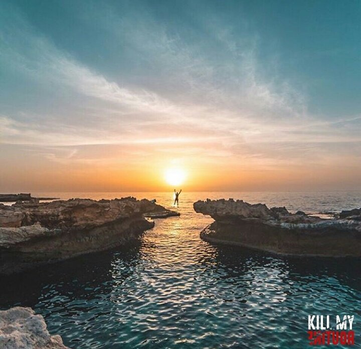 killmyroutine's tweet photo. Slacklining above the sea💥
📸: Michel Fakhoury
#KillMyRoutine #travel #photography #WanderLust #adventure #SundaySunsets #SundayMotivation #SummerCamp #lebanon https://t.co/hCOM24YkCU