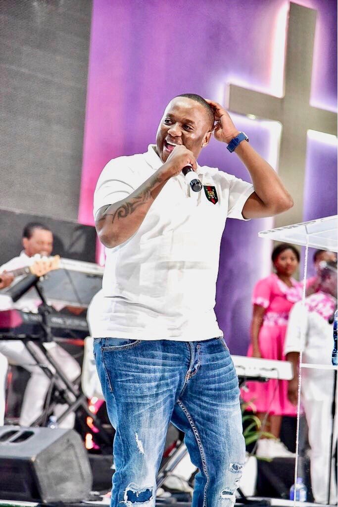 official_jubjub's tweet photo. Church time is the best time. One day in the Lordโs House is better than all others in the world. #happysunday #cothplk https://t.co/2Cc6TtZH01