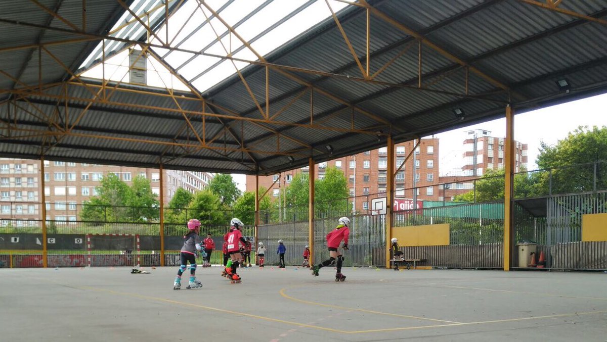 cares_servicios's tweet photo. #creandocomunidad en La Calzada con @CBMaviLaCalzada @30diasenbici @GijonIndustrial @liga_profutbol y muchos amigos más! https://t.co/1SesPdXhpm
