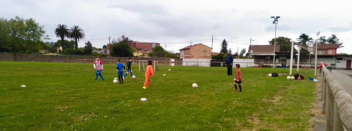 cares_servicios's tweet photo. #creandocomunidad en La Calzada con @CBMaviLaCalzada @30diasenbici @GijonIndustrial @liga_profutbol y muchos amigos más! https://t.co/1SesPdXhpm