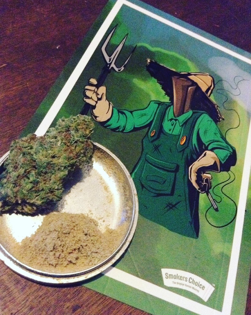 Freakys420's tweet photo. Wake and Bake with some pollen mix with some cocoa Kush !!! 🔥🔥🔥 Contact us for more information about club in Barcelona. 🇫🇷🇬🇧🇪🇸🇺🇸
#weed #Smoke #canna #smokerschoice #bud #tetedebeuh #spliff #rouleenun #kushfarmer #greenlife #easybud #thc #cbd #high #stoned #deuwi https://t.co/OD8KoeMlUE