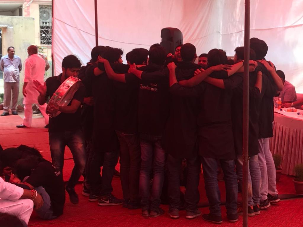 Wallpaper Kar Rahe Ho